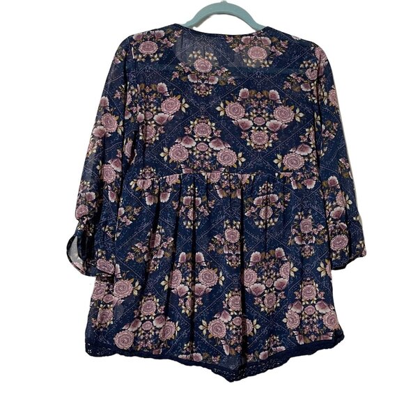 Knox Rose Size XS Boho Floral Smocked Peasant Blouse Navy Pink Lace Hem - Picture 5 of 9